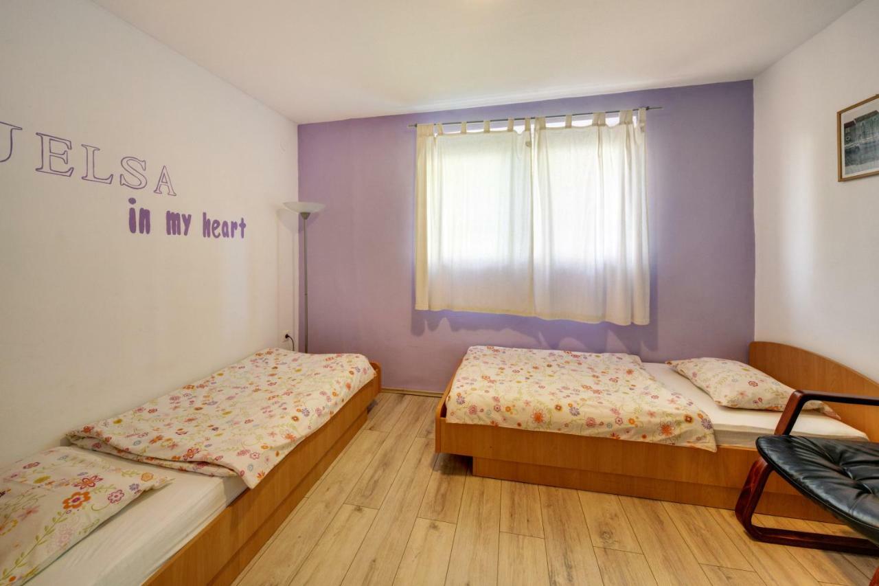 Figa Apartman Benko Milatic Jelsa  Exterior foto