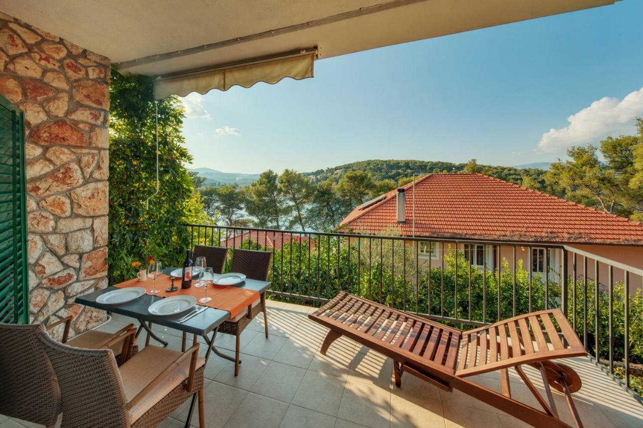Figa Apartman Benko Milatic Jelsa  Exterior foto